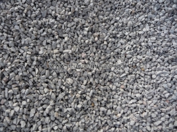 Gravier décoratif 10/14 de couleur gris clair.