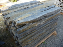 Bordure en quartzite bouts bruts